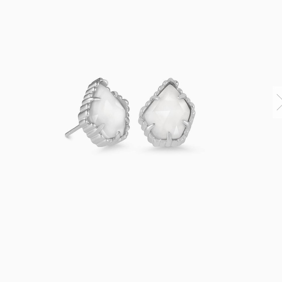 Kendra Scott Jewelry - Kendra Scott Tessa Pearl Stud Earrings NWT